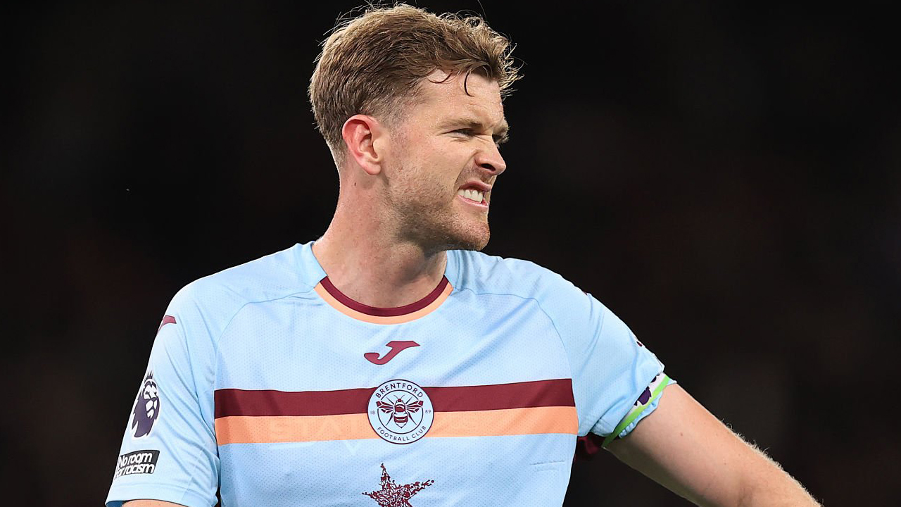 Nathan Collins Sulit Terima Kekalahan Brentford dari MU