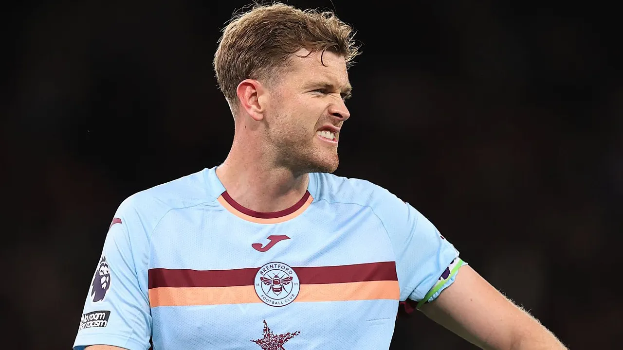 Nathan Collins Sulit Terima Kekalahan Brentford dari MU