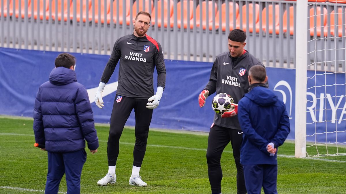 Simeone Fokus Latihan Antisipasi Bola Mati Hadapi Arsenal