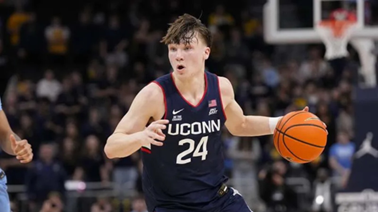Braylon Mullins Telah Buat Keputusan Terbaik Bertahan di UConn