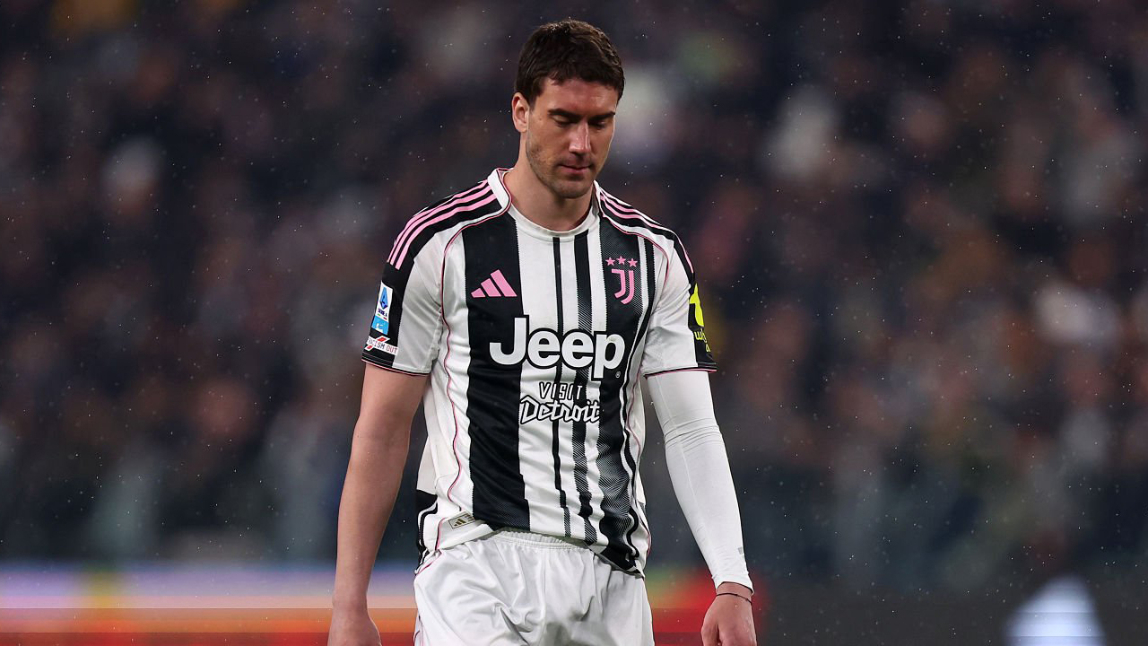 Christian Vieri Sarankan Juventus Pertahankan Dusan Vlahovic