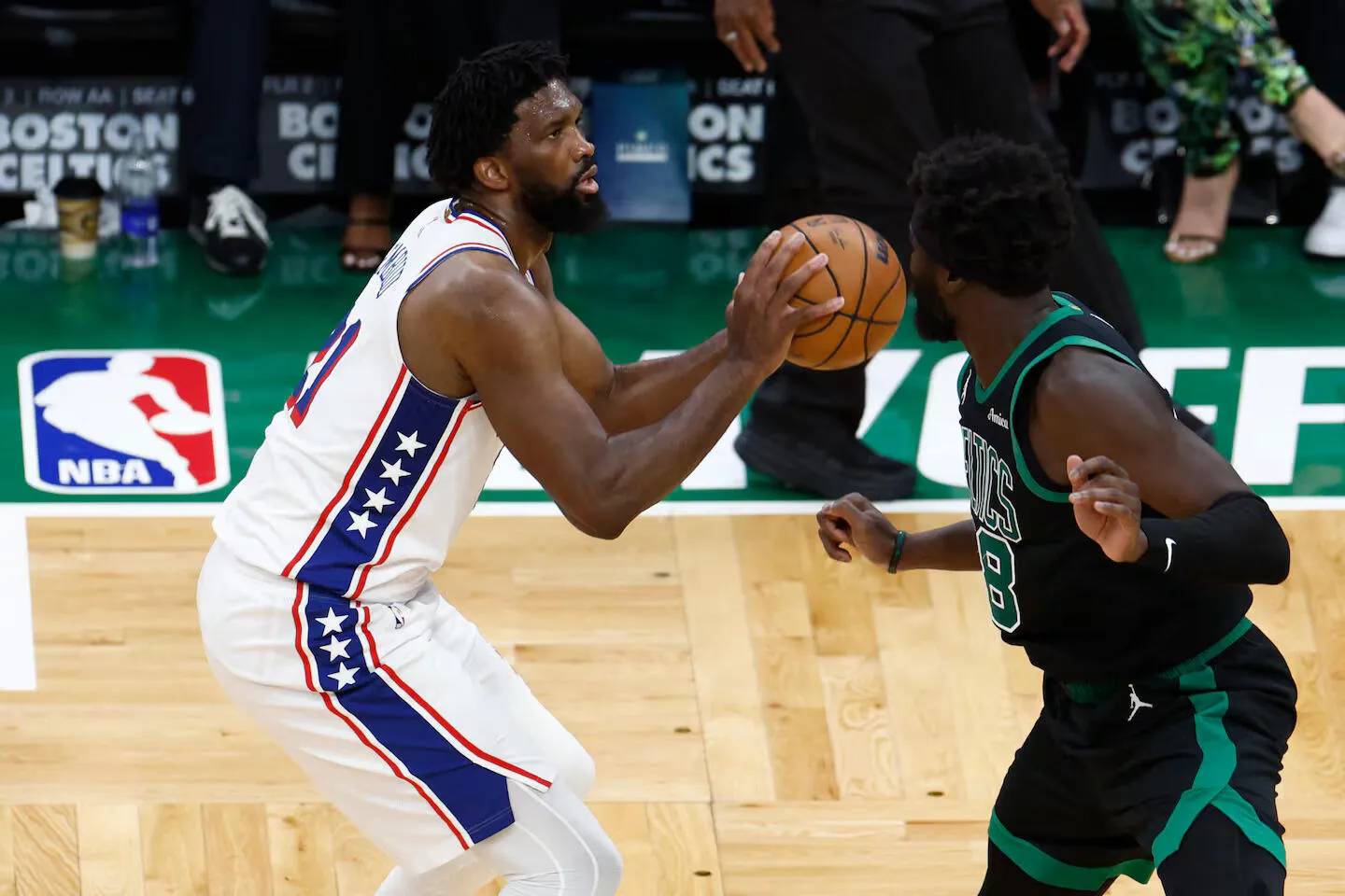 Embiid Pimpin 76ers Tunda Langkah Celtics ke Semifinal - sumber: (mainbasket)