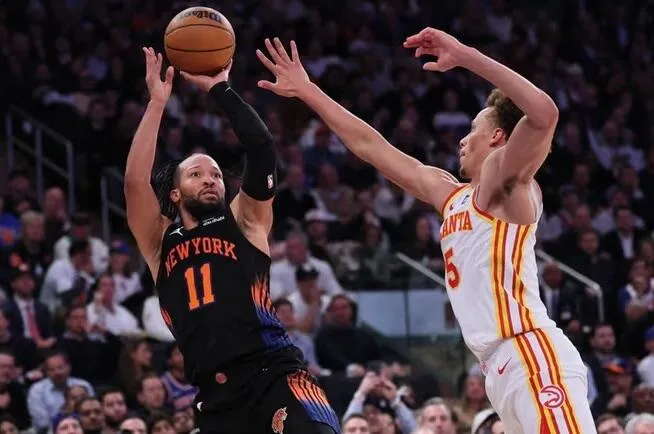 Knicks Ungguli Hawks, Memimpin Seri 3-2 di Playoff NBA - sumber: (mainbasket)