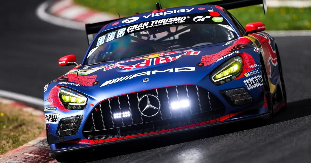 Max Verstappen Kehilangan Keuntungan di Nurburgring 24 Jam - sumber: (racingnews365)