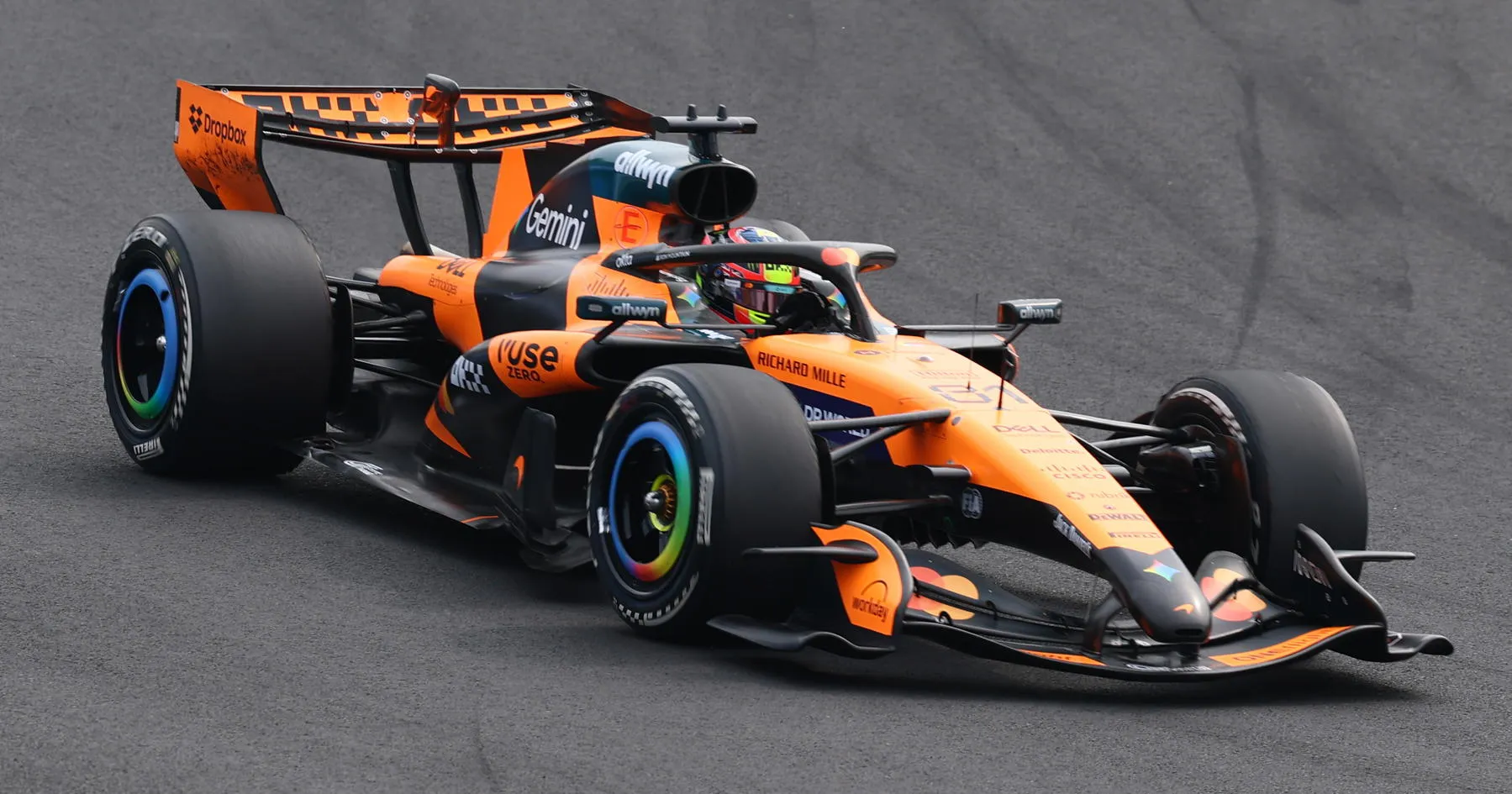 McLaren Siap Melangkah Maju Usai Memecahkan Kendala Mercedes - sumber: (racingnews365)