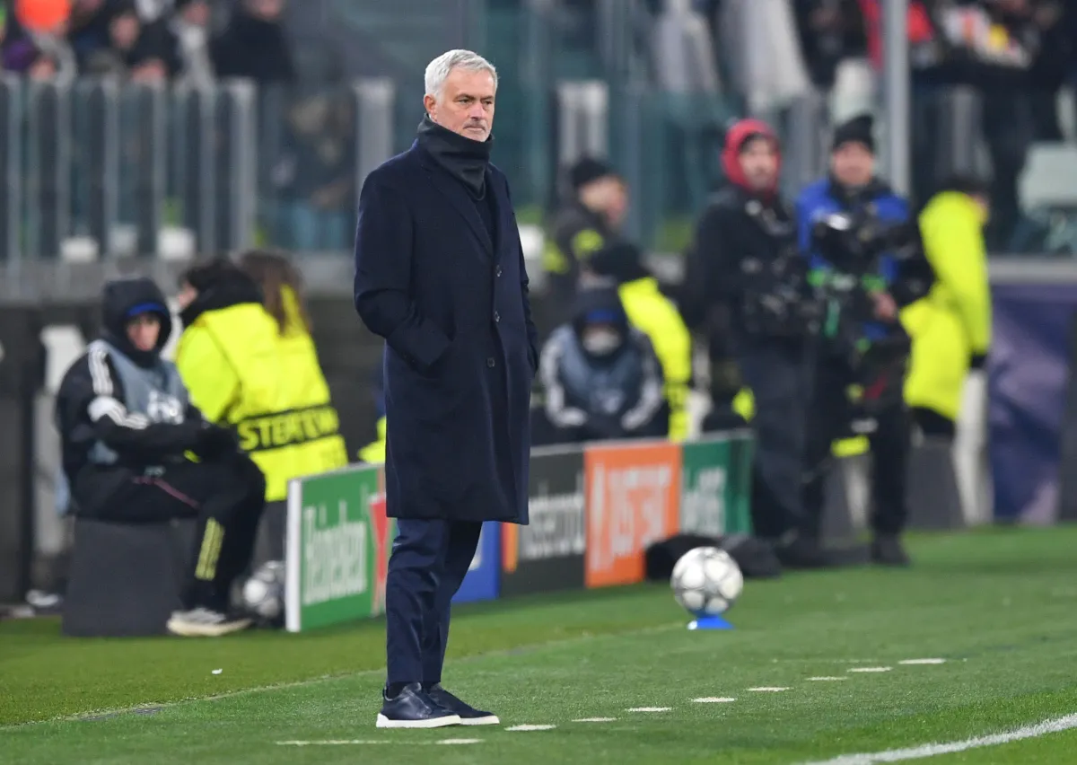 Mourinho: Skandal Wasit Bukan Alasan Italia Ganti Pelatih Asing - sumber: (footballitalia)
