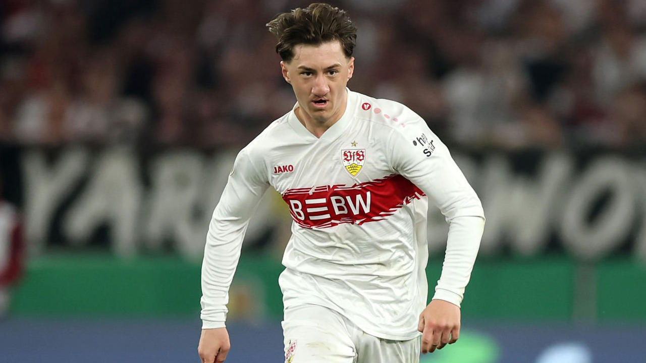 MU Siap Gagalkan Upaya Juventus Rekrut Angelo Stiller