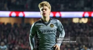 Nathan De Cat Diperebutkan Chelsea dan Manchester City