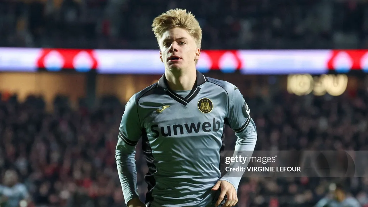 Nathan De Cat Diperebutkan Chelsea dan Manchester City