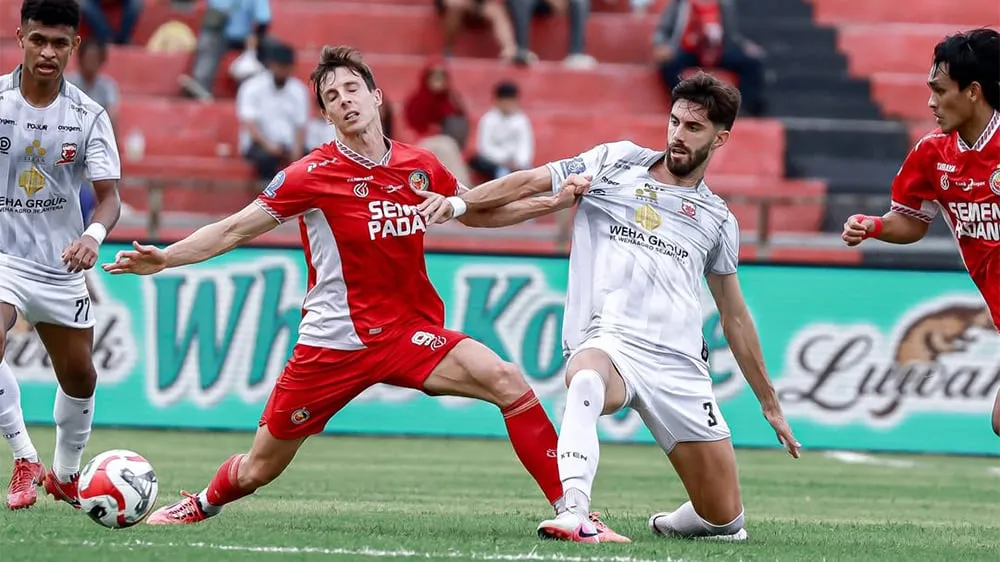 Semakin Terpuruk, Semen Padang di Ambang Degradasi - sumber: (ileagueid)