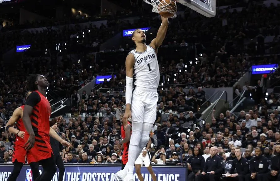 Spurs Menuju Semifinal Barat Usai Tumbangkan Blazers - sumber: (mainbasket)