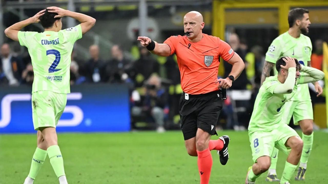 Szymon Marciniak Jujur Pernah Bikin Keputusan Menguntungkan Barcelona