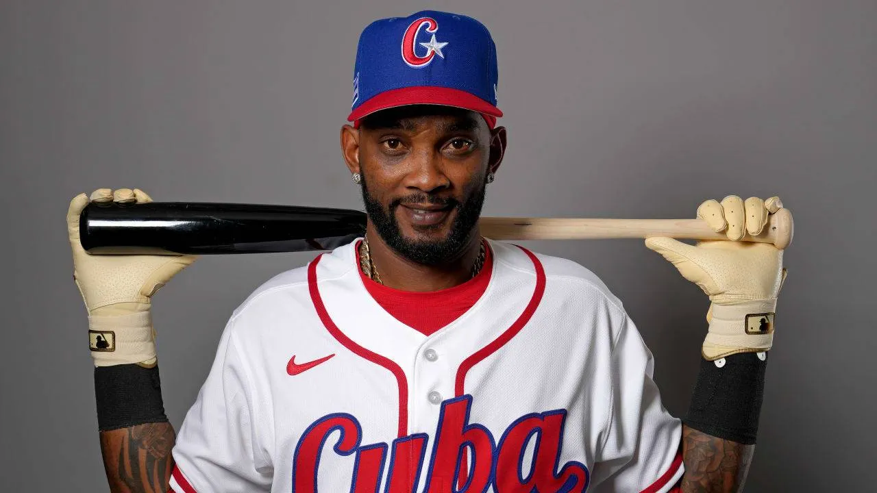 Alexei Ramirez, yang berusia 44 tahun, tercatat sebagai pemain tertua dalam sejarah WBC setelah tampil bersama tim nasional Kuba pada edisi tahun ini. (Foto: AP)