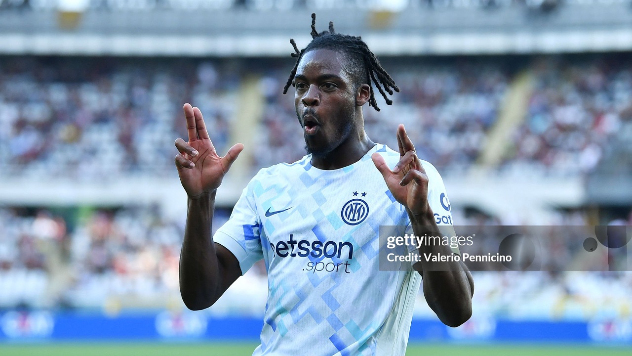 Crystal Palace Hadapi Tantangan Besar Rekrut Yann Bisseck dari Inter