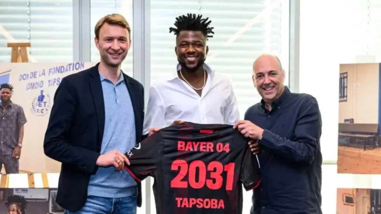 Edmond Tapsoba Resmi Perpanjang Kontraknya Bersama Bayer Leverkusen