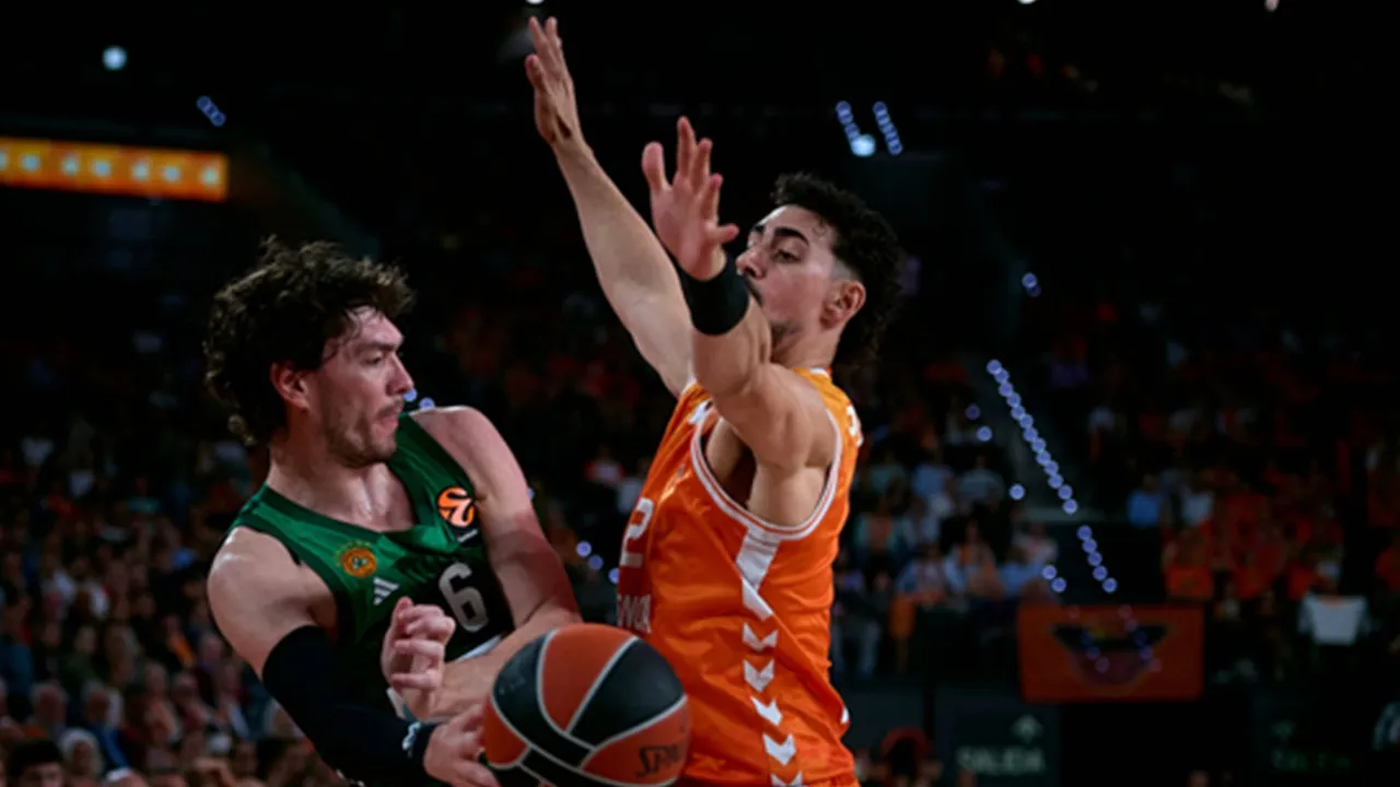 Josep Puerto Komentari Kinerja Wasit Lawan Panathinaikos