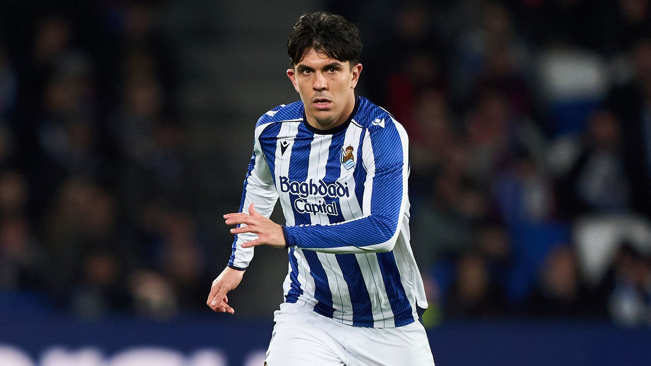 Milan Siapkan Tawaran untuk Rekrut Jon Aramburu di Musim Panas