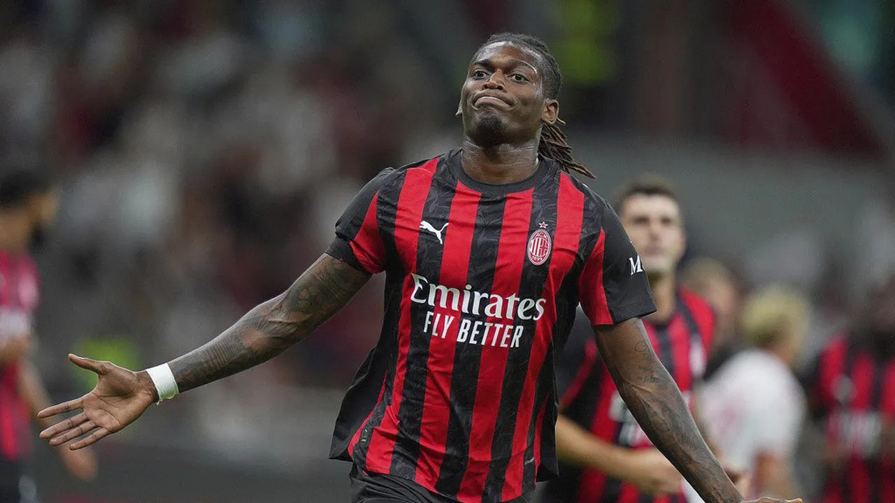 Revolusi Besar di Lini Depan, Milan Sambut Masa Depan Tanpa Rafael Leao