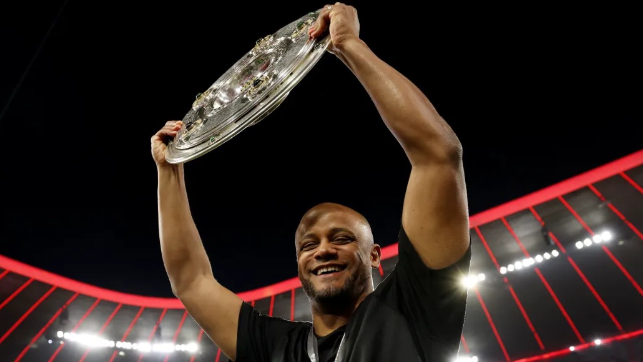 Rummenigge Prediksi Vincent Kompany Bakal Bertahan Lama di Bayern