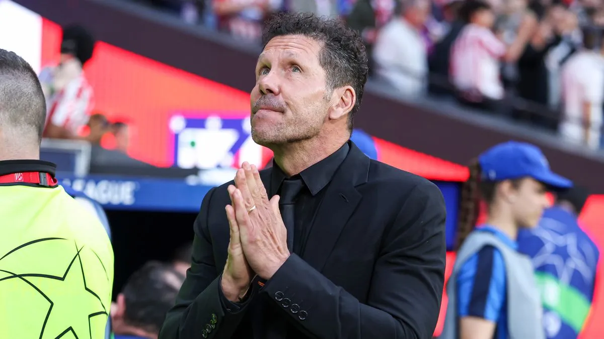Simeone Dikecam, VAR Batalkan Penalti Arsenal - sumber: (footballlondon)