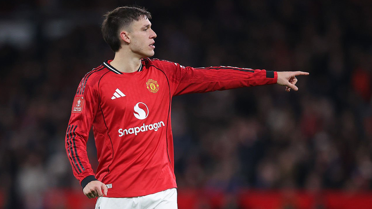 Tersisih di MU, Agen Tawarkan Manuel Ugarte ke Juventus