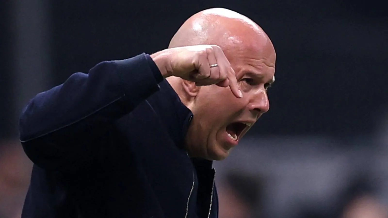 Arne Slot Pertimbangkan Pengganti Bintang Liverpool yang Direkrut Musim Panas Lalu - sumber: (givemesport)