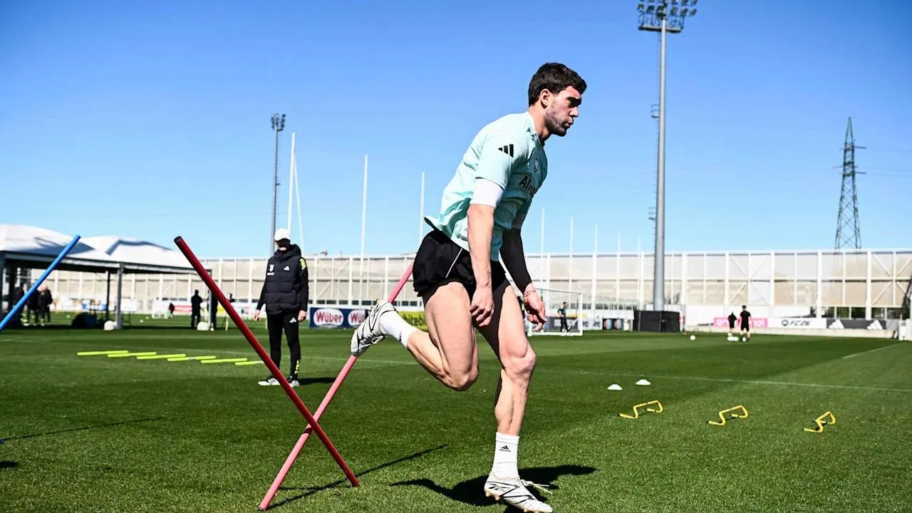 Dusan Vlahovic dan Kenan Yildiz Kembali Latihan Bersama Skuad Juventus