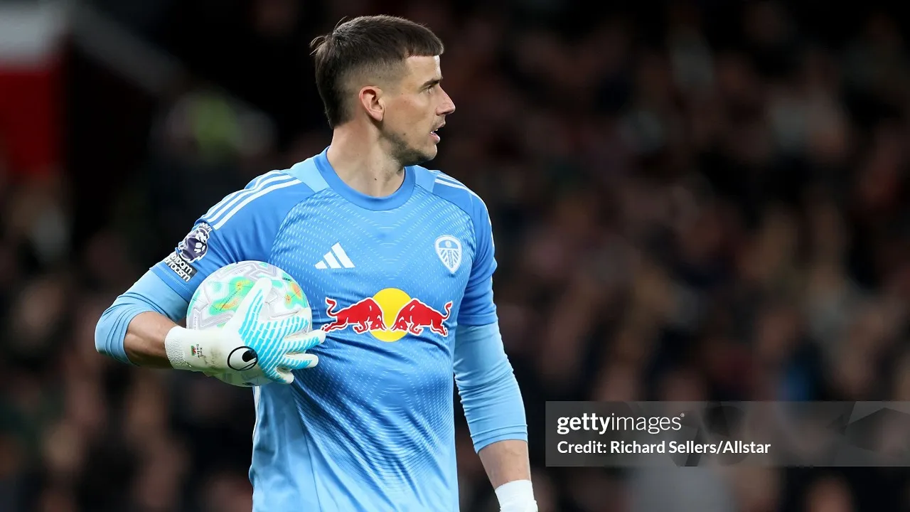 Karl Darlow dapat sinyal kuat bertahan di Leeds United