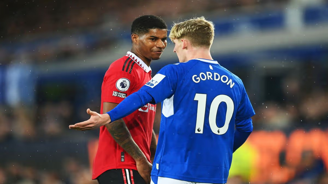 Ketimbang Anthony Gordon, Bayern Muenchen Disarankan Rekrut Rashford
