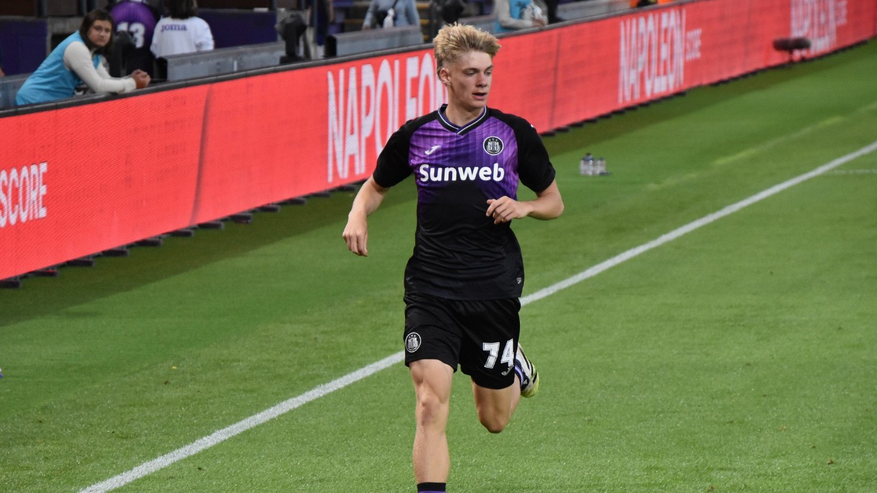 Masa Depan Stiller Tak Pasti, Stuttgart Jalin Komunikasi dengan Nathan De Cat