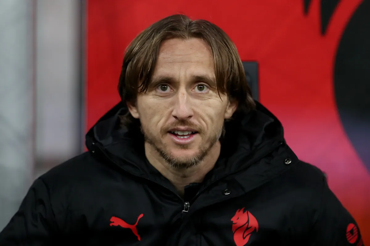 Modric Siap Perpanjang Kontrak di Milan Meski Diadang Cedera - sumber: (footballitalia)