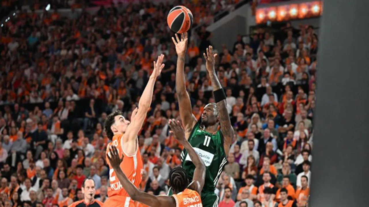 Nigel Hayes-Davis Buka Suara Usai Jadi Penentu Panathinaikos