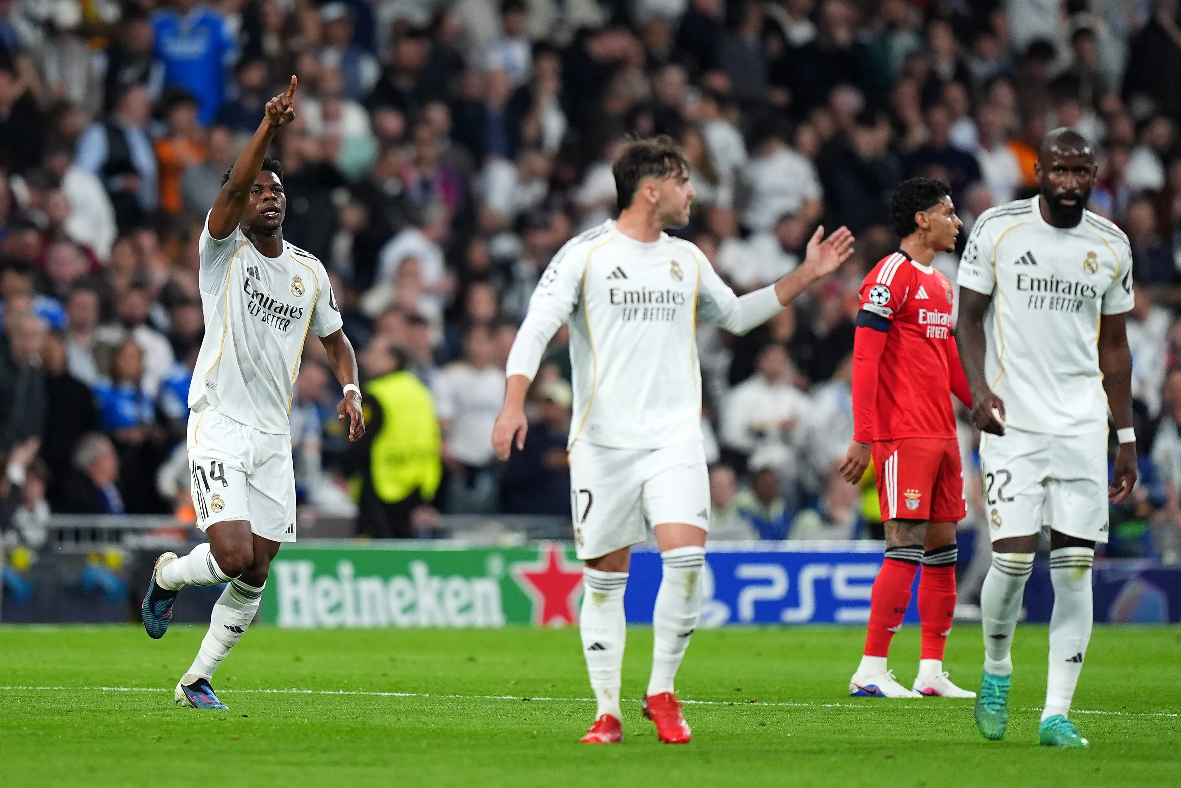 Pemain Real Madrid Tolak Tawaran Man United dan Liverpool - sumber: (footballespana)