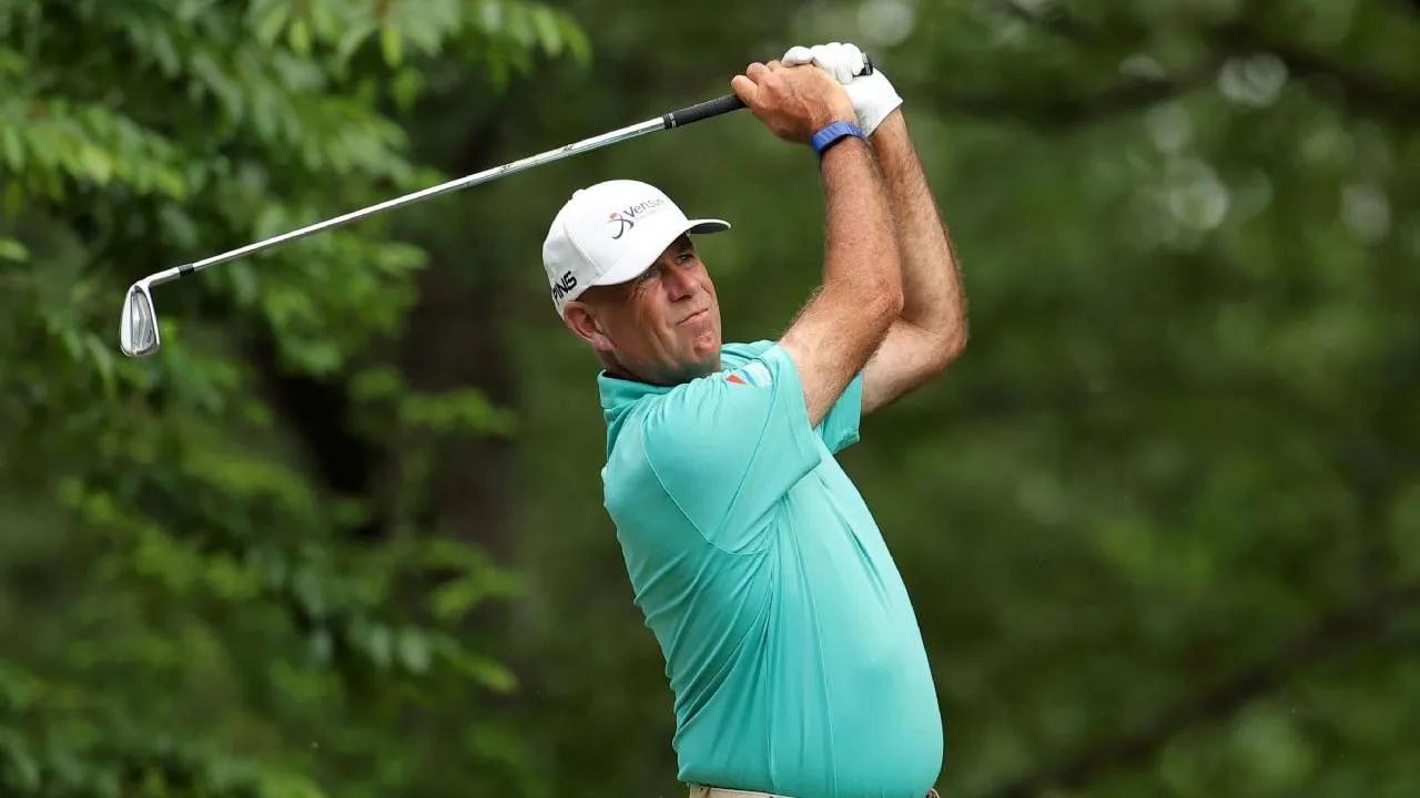 Stewart Cink membukukan total delapan birdie dan satu bogey dalam penampilannya hari pertama. (Foto: AP)