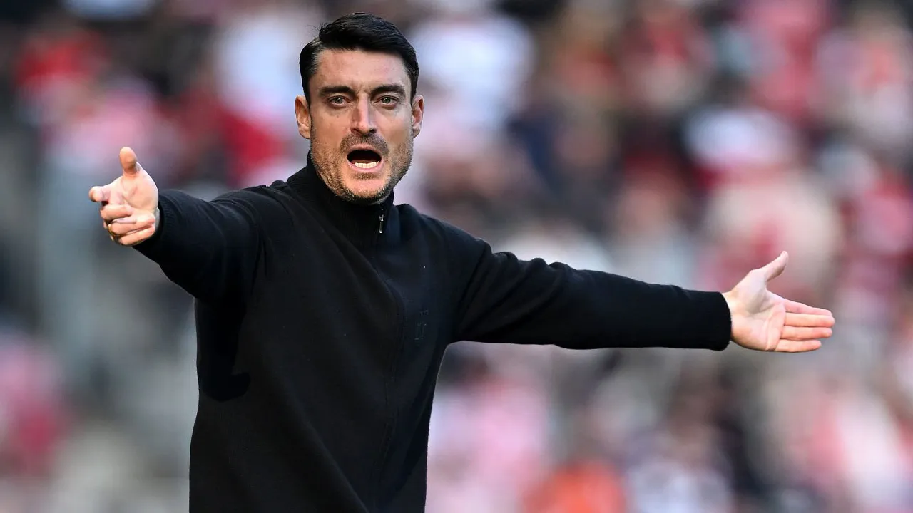 Albert Riera Bantah Ribut dengan Jonathan Burkardt: 