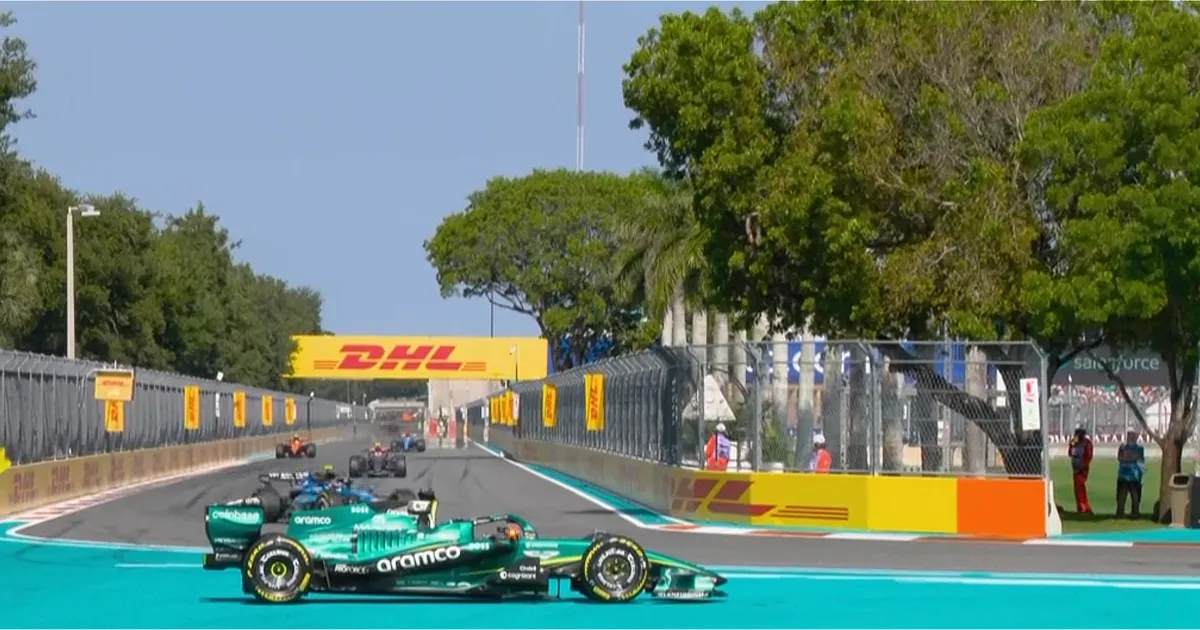 Alonso dan Stroll Tetap Berlaga Meski Aston Martin Terpuruk - sumber: (racingnews365)