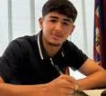 Barcelona Berikan Kontrak Profersional Pertama ke Daussy dan Abarkane