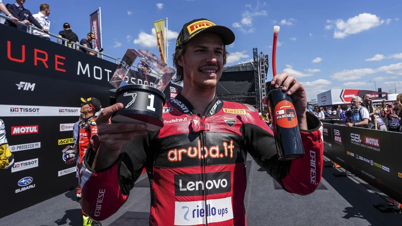 Hasil Race 1 WSBK Hungaria: Nicolo Bulega Cetak Sejarah