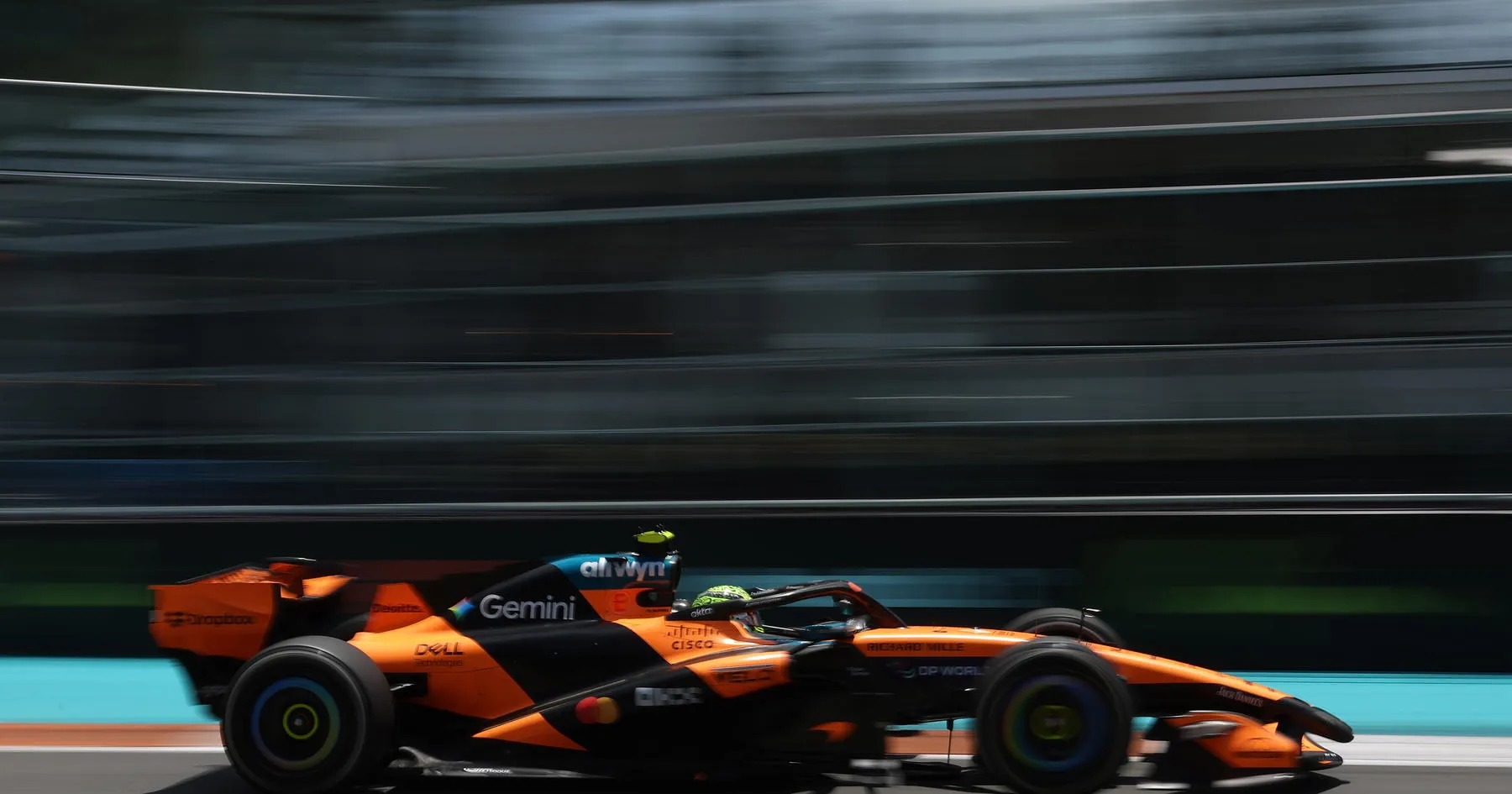 McLaren Menyerang Balik, Leclerc Bikin Ferrari Terpuruk