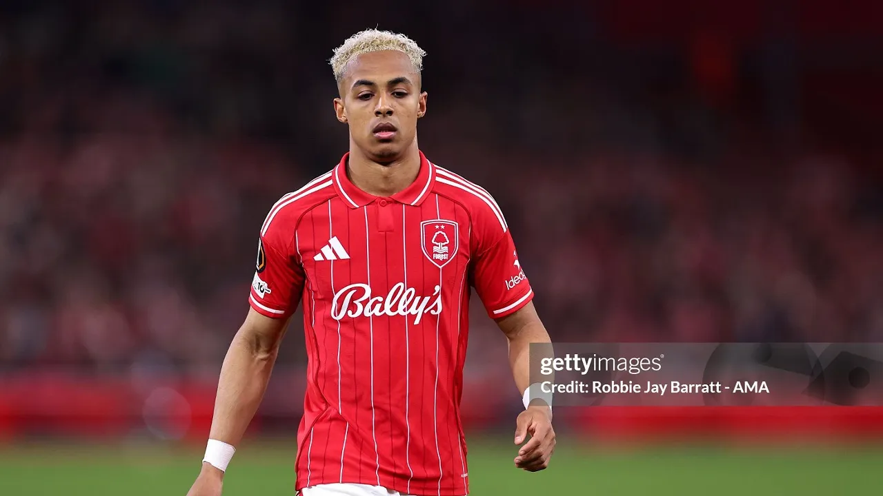 Omari Hutchinson Tegaskan Fokus Forest Meski Menang di Eropa