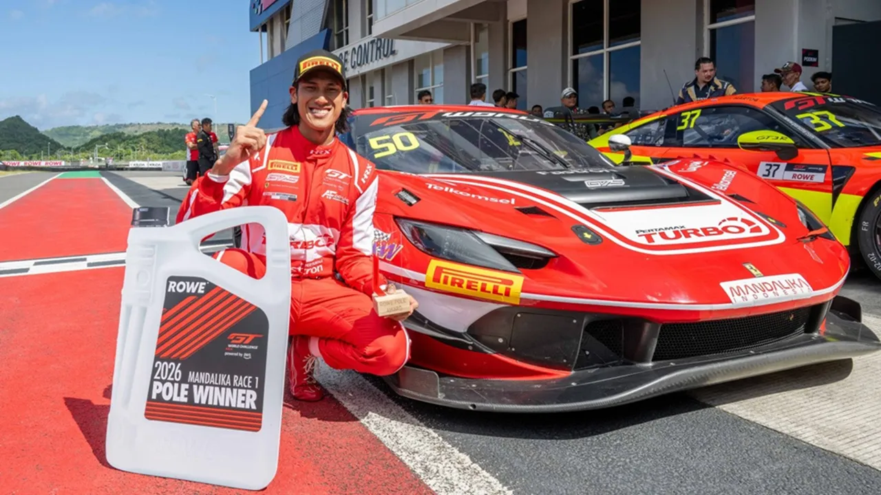 Sean Gelael Raih Pole Position di GT World Challenge Asia