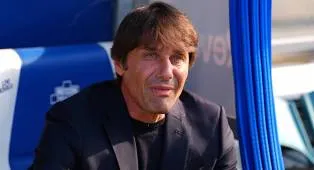 Antonio Conte Nilai Napoli Terus Berkembang Meski Ditahan Como