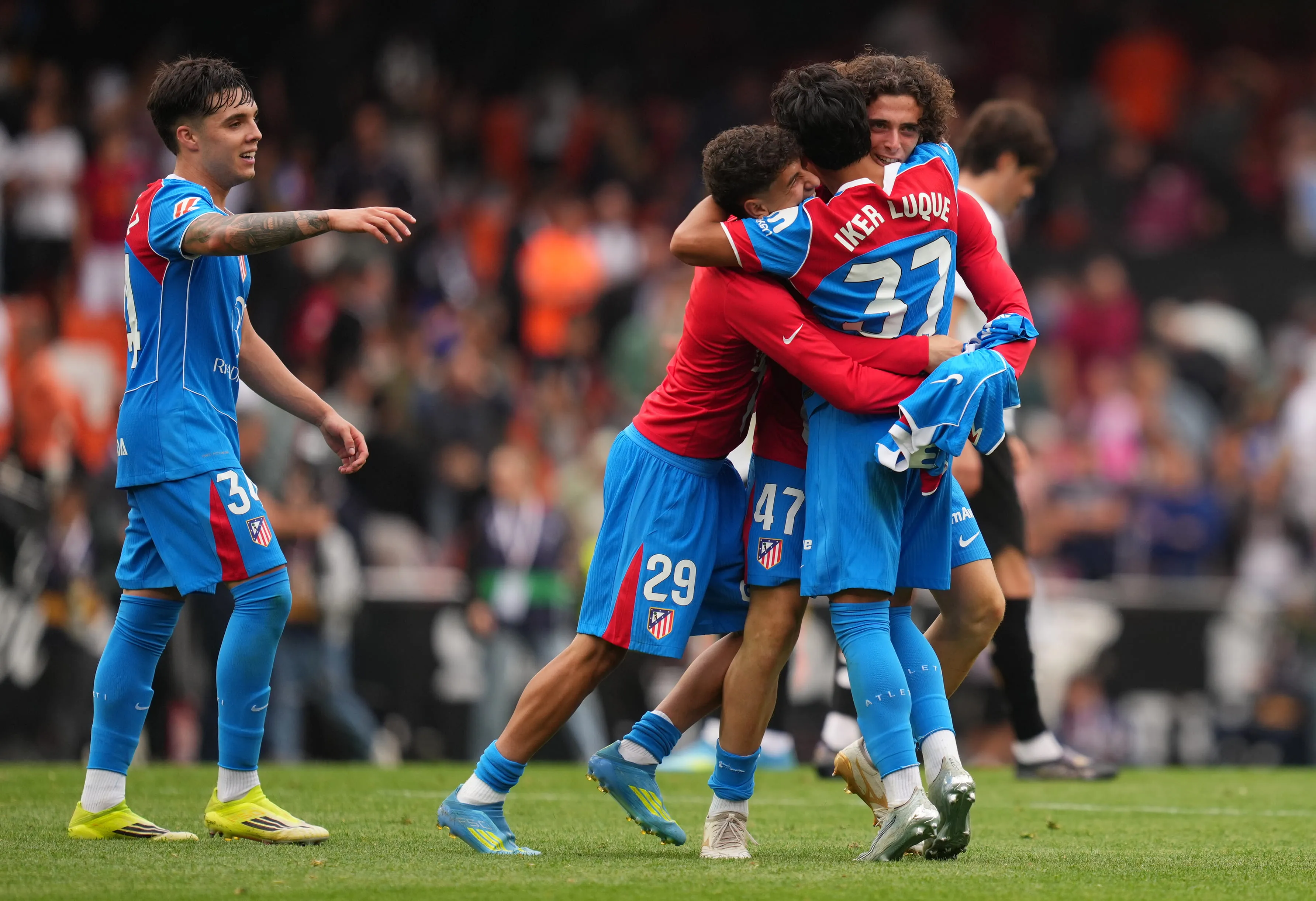 Atletico Madrid Raih Kemenangan Mengesankan di Mestalla - sumber: (footballespana)