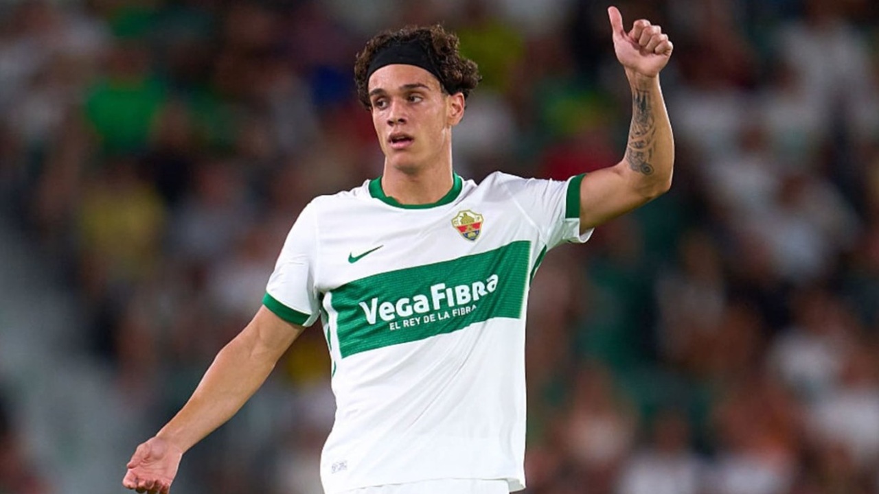 Bayer Leverkusen Tertarik Boyong Hector Fort dari FC Barcelona