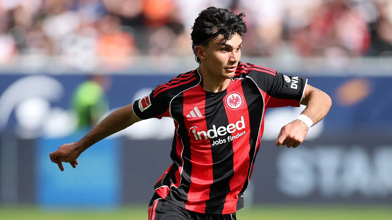 Can Uzun Pahami Kekecewaan Fans Usai Frankfurt Tumbang dari Hamburg