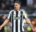 Eddie Howe Akui Fabian Schar Bisa Pergi, Newcastle Terancam Rugi