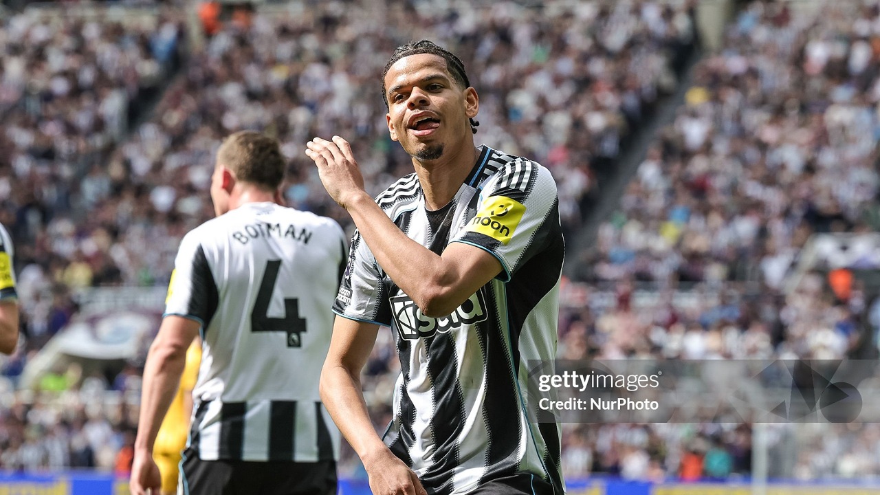 Eddie Howe Ingin Pertahankan William Osula di Newcastle
