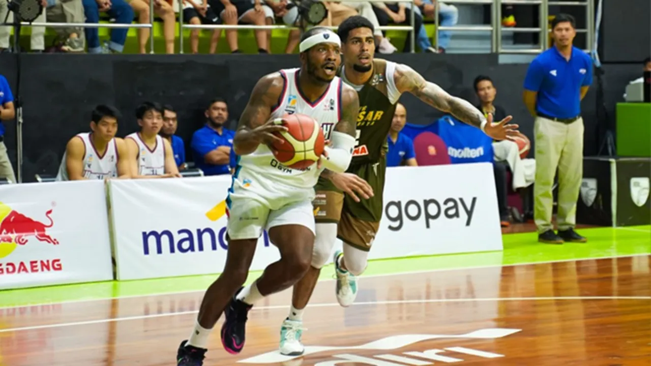 Jarvis Summers Cetak Triple-double Anterkan Hangtuah Benamkan Pacific