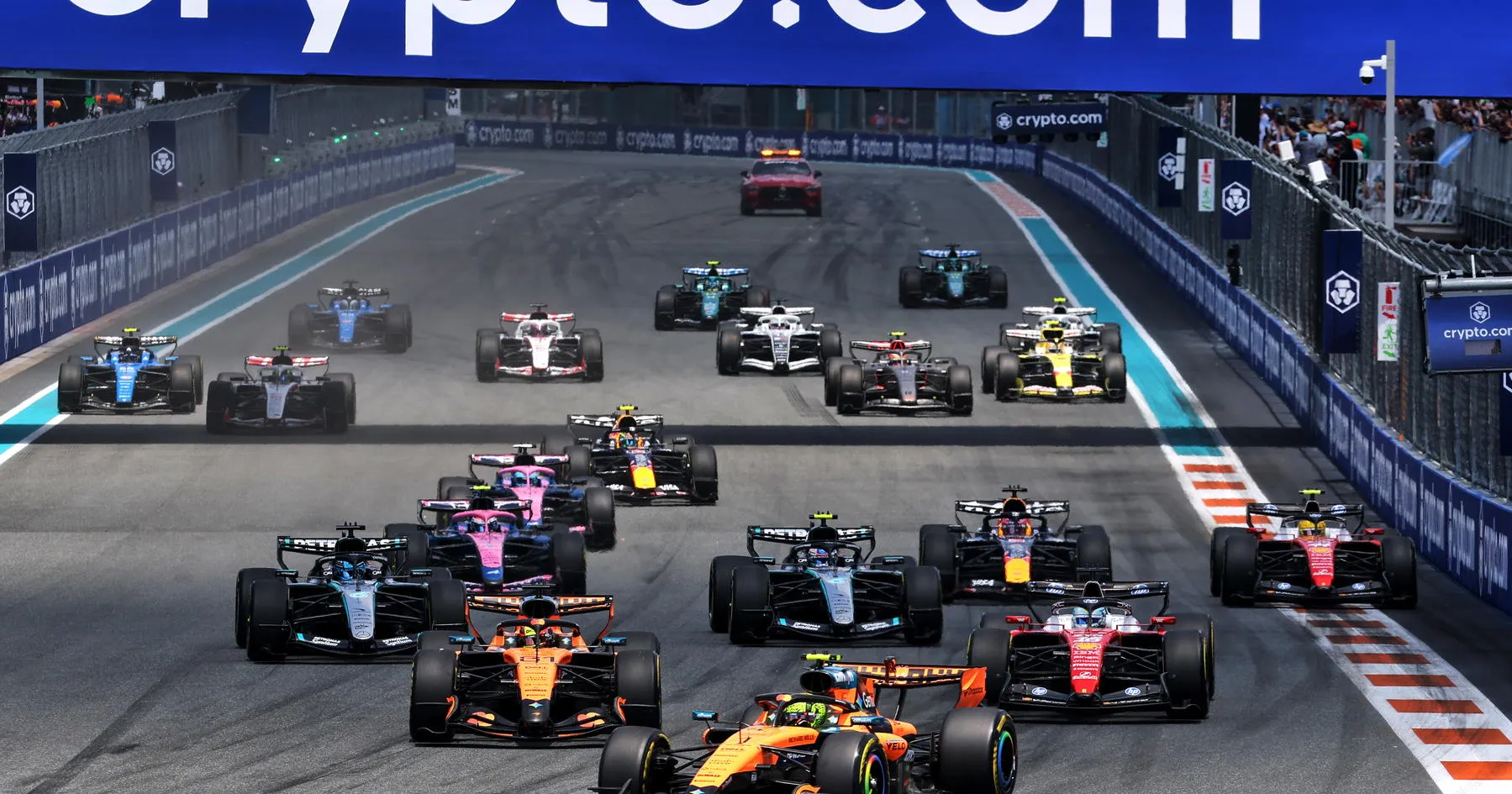 Kimi Antonelli Pimpin Start di F1 Miami 2026 - sumber: (racingnews365)