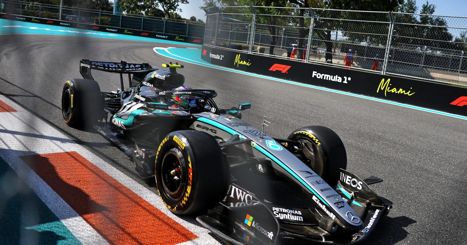 Kimi Antonelli Raih Pole di Kualifikasi GP Miami 2026 - sumber: (racingnews365)